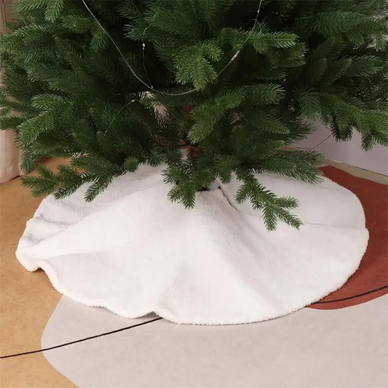 White Christmas Tree Skirt Bottom Cushion Skirt Surrounding Plush Snowflakes
White Christmas Tree Skirt Bottom Cushion Skirt Surrounding Plush Snowflakes