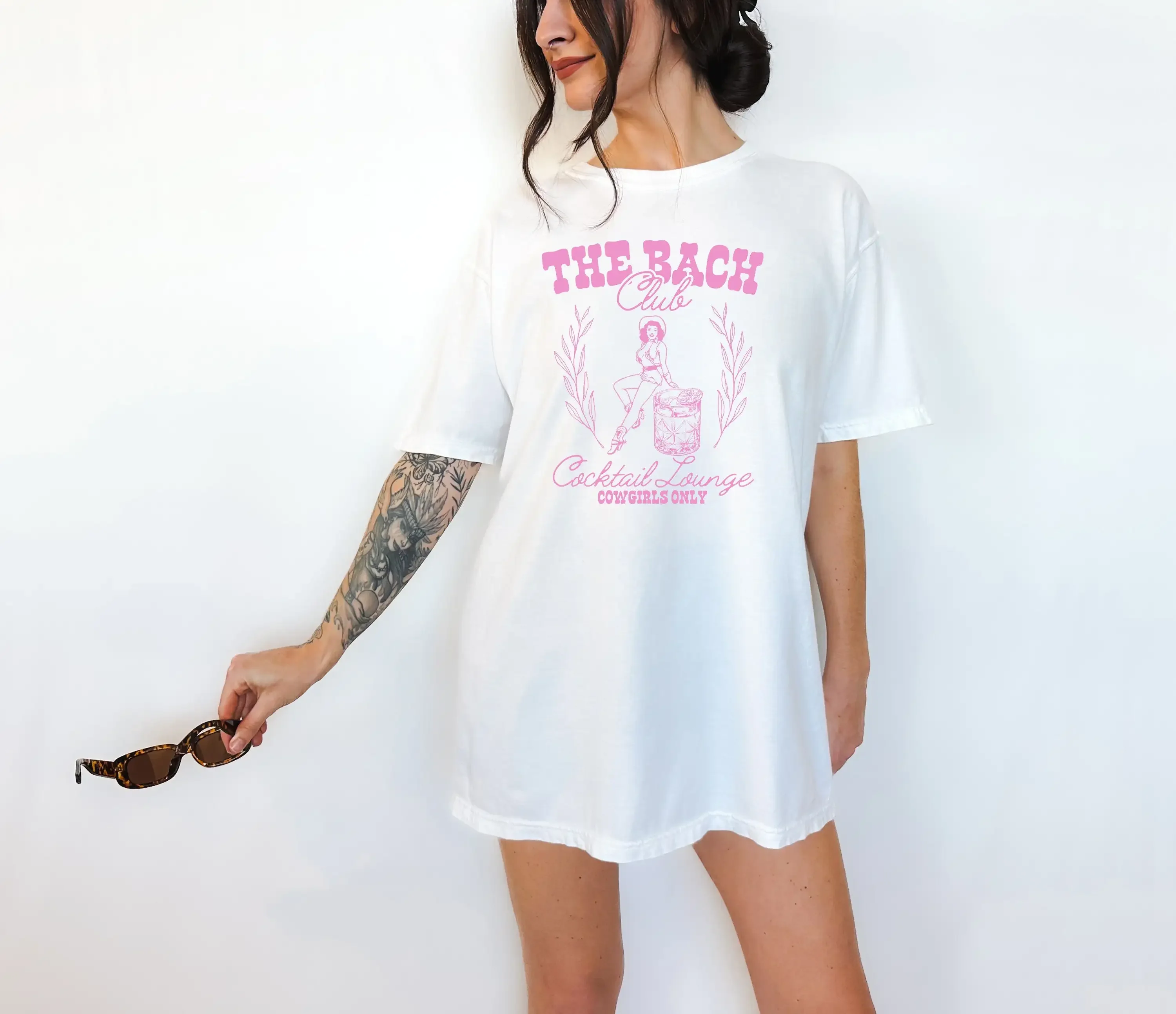 Комфортная цветная рубашка в стиле ретро The Batch Club T Bachelorette Western Bach Trip Girls Cow Girl
Комфортная цветная рубашка в стиле ретро The Batch Club T Bachelorette Western Bach Trip Girls Cow Girl