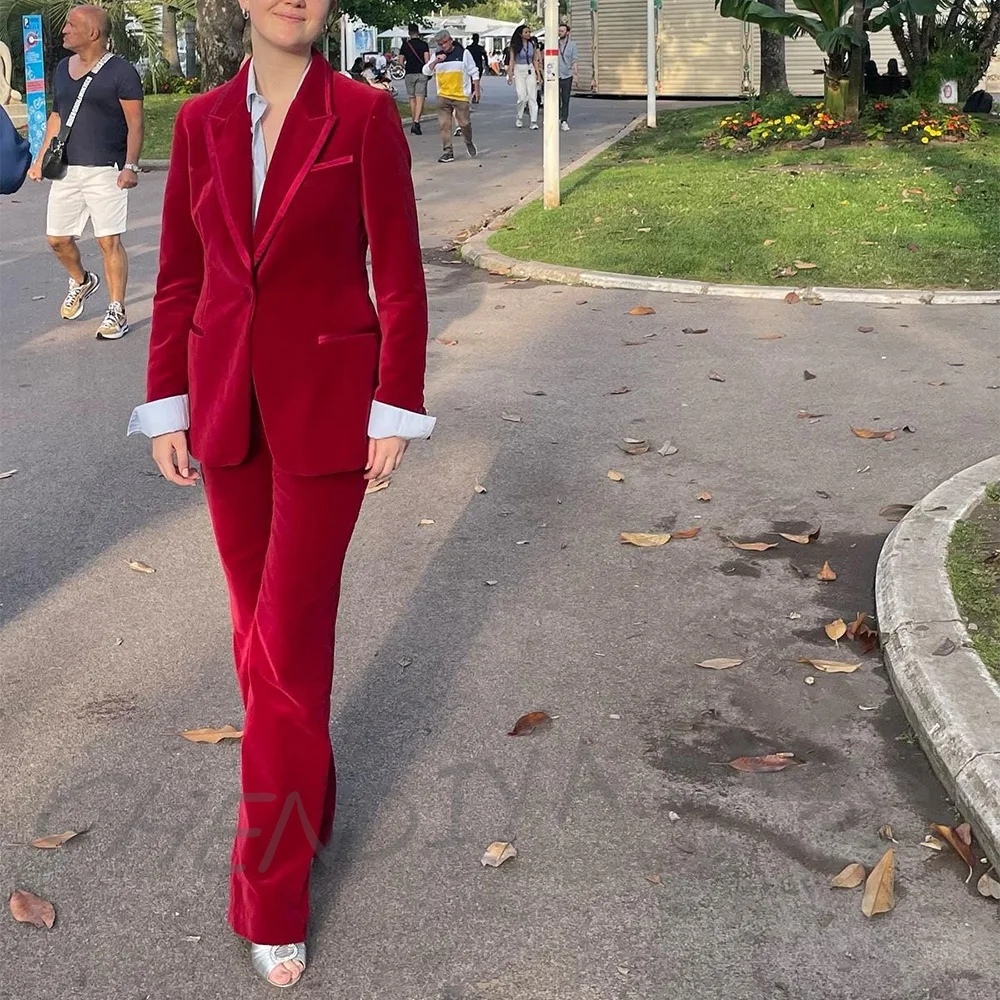 Red Velvet Luxury Women Suit Slim Fitted Single Button Peaked Lapel Blazer Set Two Pieces Business Office Casual Outfit
Red Velvet Luxury Women Suit Slim Fitted Single Button Peaked Lapel Blazer Set Two Pieces Business Office Casual Outfit