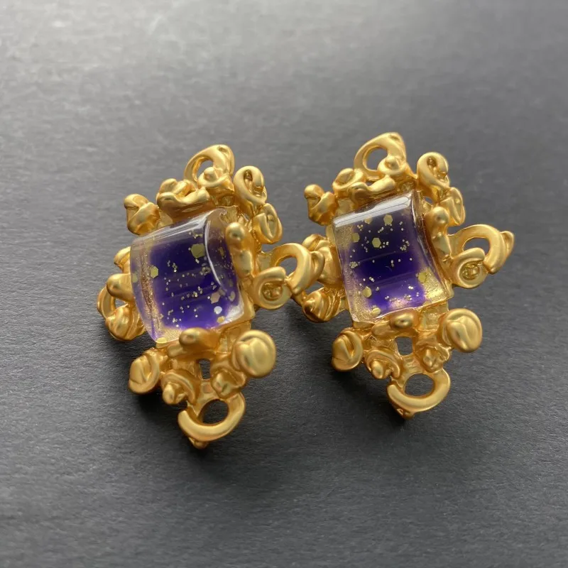 VKVVA Vintage Baroque Purple Gold-plated Foil Resin Stud,Retro Geometric Irregular Statement Earring Clip Jewelry for Women
VKVVA Vintage Baroque Purple Gold-plated Foil Resin Stud,Retro Geometric Irregular Statement Earring Clip Jewelry for Women