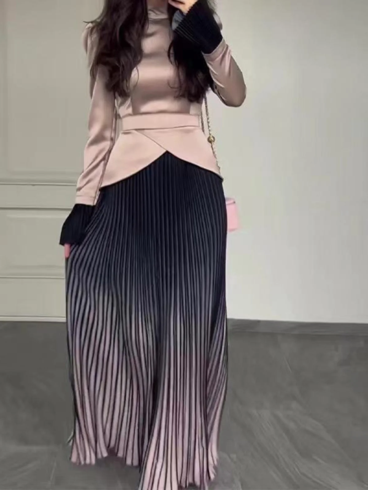 Моющаяся длинная юбка приталенного кроя с застежкой талии и поясом, похожий комплект из двух предметов, женская осенняя одежда
Моющаяся длинная юбка приталенного кроя с застежкой талии и поясом, похожий комплект из двух предметов, женская осенняя одежда