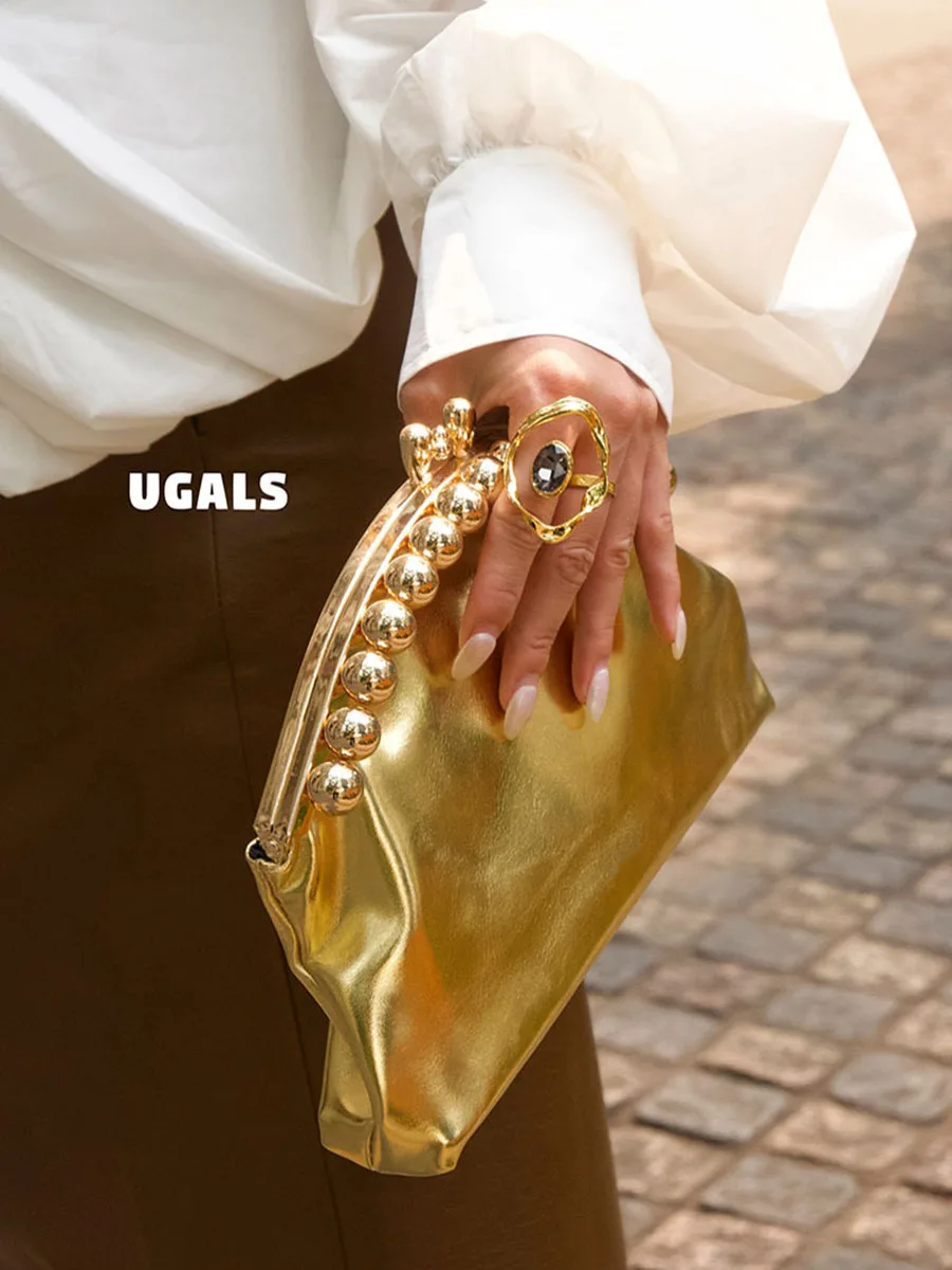 UGALS Retro High-End Pearl Metal Clip Dumpling Cloud Personality Crossbody Handbag Casual Simple Style Women's Bag
UGALS Retro High-End Pearl Metal Clip Dumpling Cloud Personality Crossbody Handbag Casual Simple Style Women's Bag