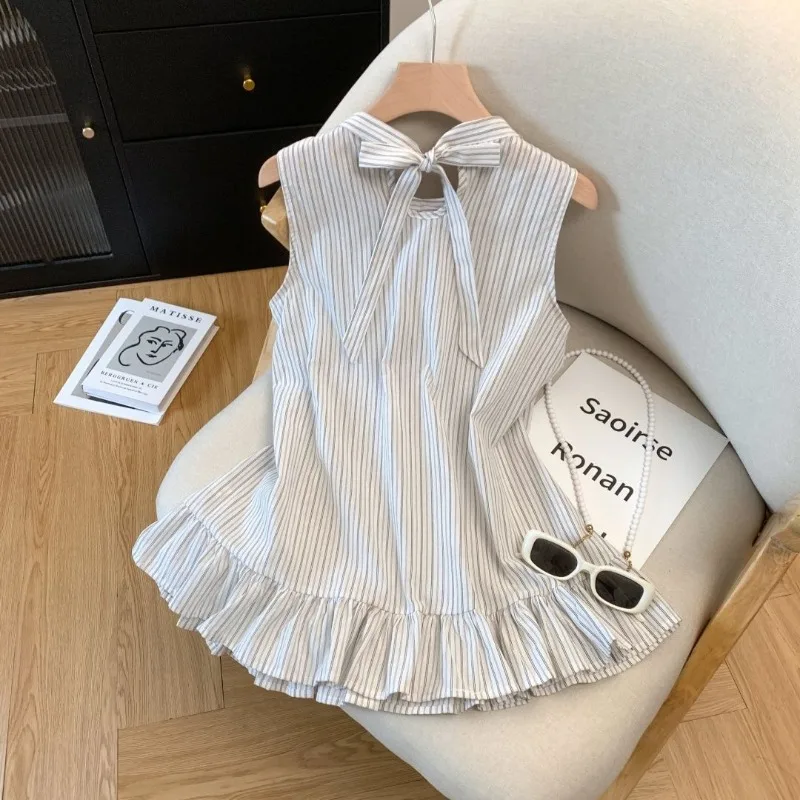 Stripe Sleeveless Halter Shirt Women's Summer New Model Bow Tie Ribbon Edge Flared Skirt Loose Top
Stripe Sleeveless Halter Shirt Women's Summer New Model Bow Tie Ribbon Edge Flared Skirt Loose Top