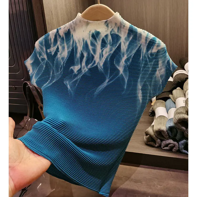 Printed Corn kernel pleated T-shirt women stand collar slim short sleeve top summer new style women clothes
Printed Corn kernel pleated T-shirt women stand collar slim short sleeve top summer new style women clothes