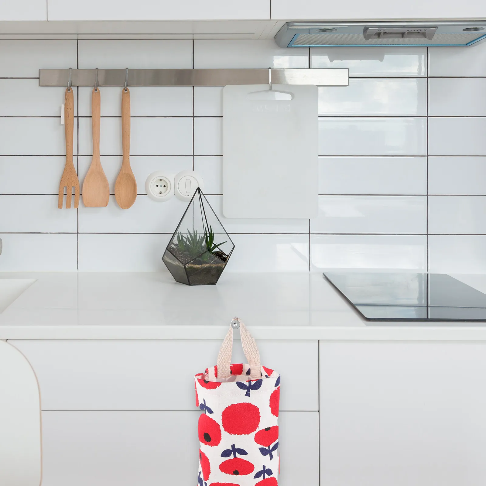 Reusable Plastic Bag Holder Grocery Bag Dispenser Hanging Fabric Design for Kitchen Storage Trash Bags Shopping Bags Towels
Reusable Plastic Bag Holder Grocery Bag Dispenser Hanging Fabric Design for Kitchen Storage Trash Bags Shopping Bags Towels