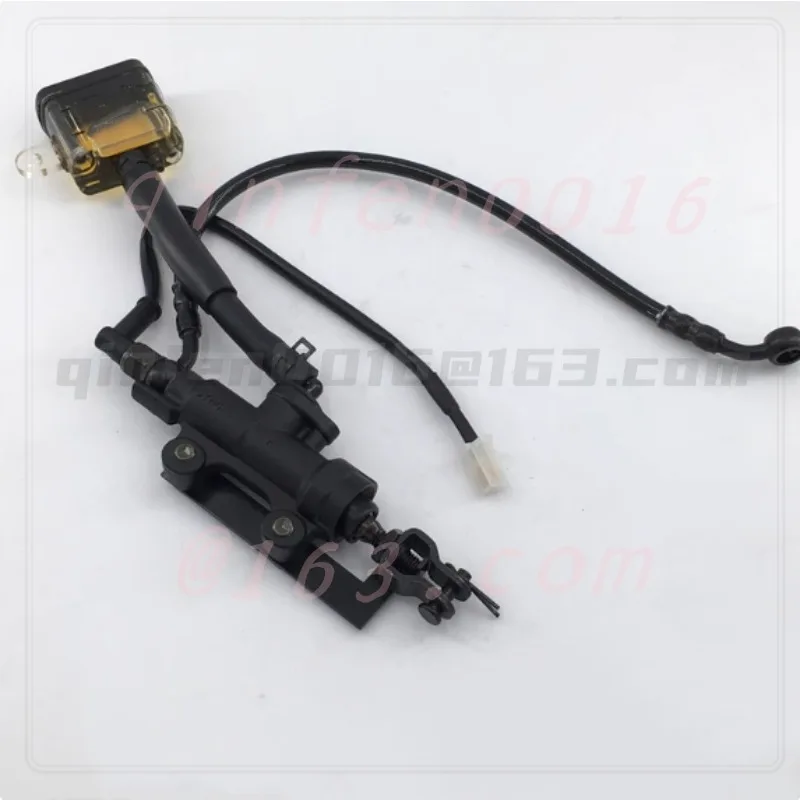 For CFMOTO Motorcycle 450SR/450SRS Rear Brake Main Pump CF450NK Rear Foot Brake Pump One-line Pump Assembly
For CFMOTO Motorcycle 450SR/450SRS Rear Brake Main Pump CF450NK Rear Foot Brake Pump One-line Pump Assembly