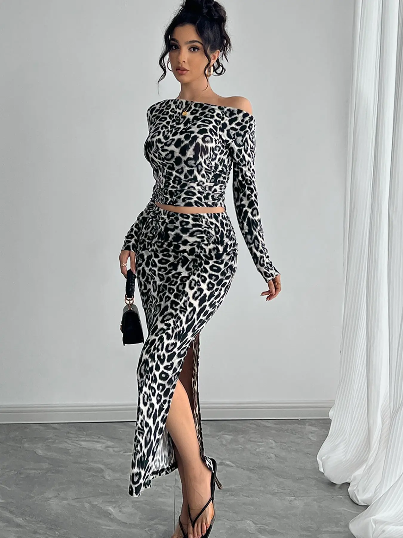 European And American 2025 Spring New Women's European And American-style Sexy Leopard Two-piece Set With Fit Suit Dress
European And American 2025 Spring New Women's European And American-style Sexy Leopard Two-piece Set With Fit Suit Dress