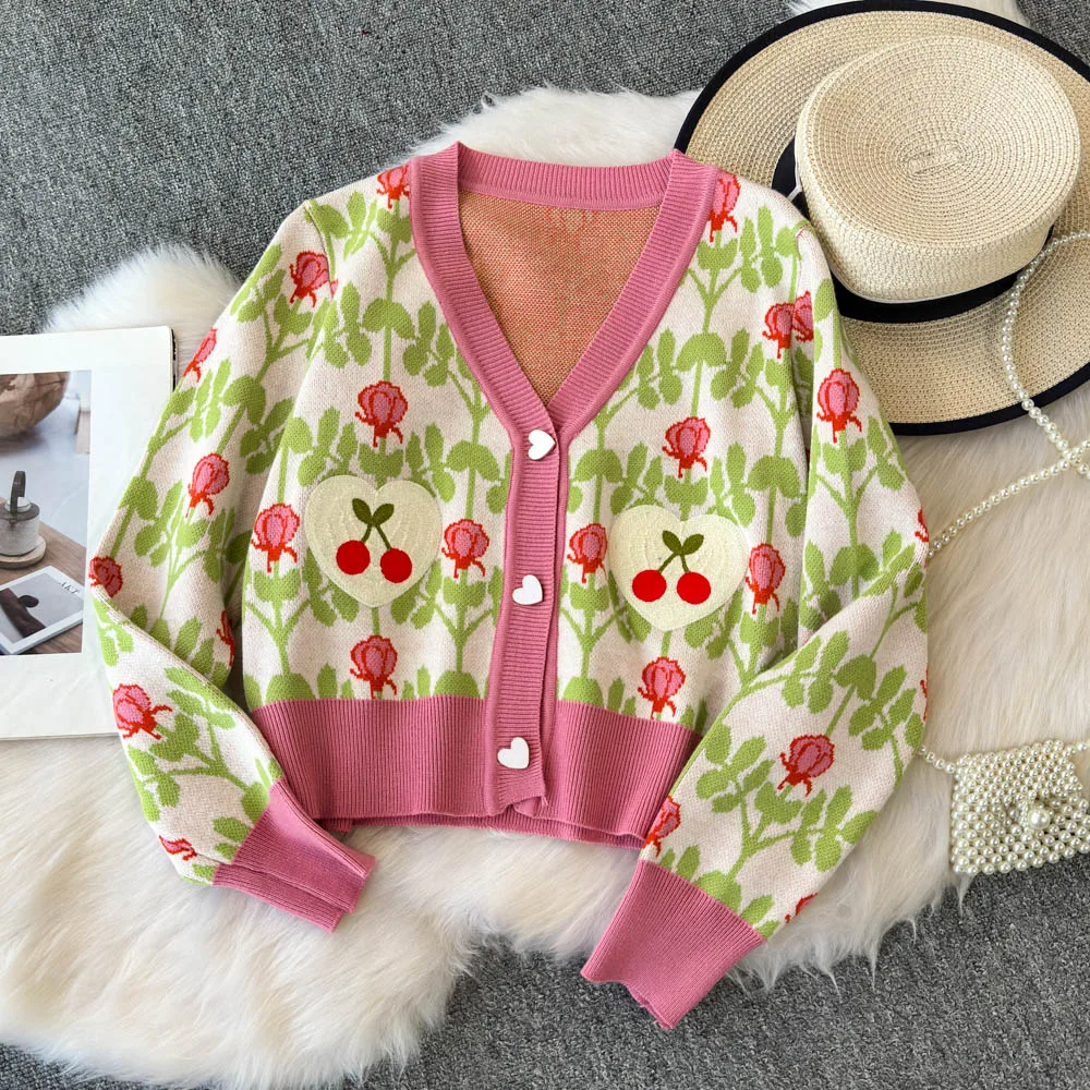 New Arrival Sweet Flower Jacquard V-neck Knitted Cardigan Tops Women's Long Sleeve Cherry Appliques Crop Top Sweater Jacket
New Arrival Sweet Flower Jacquard V-neck Knitted Cardigan Tops Women's Long Sleeve Cherry Appliques Crop Top Sweater Jacket