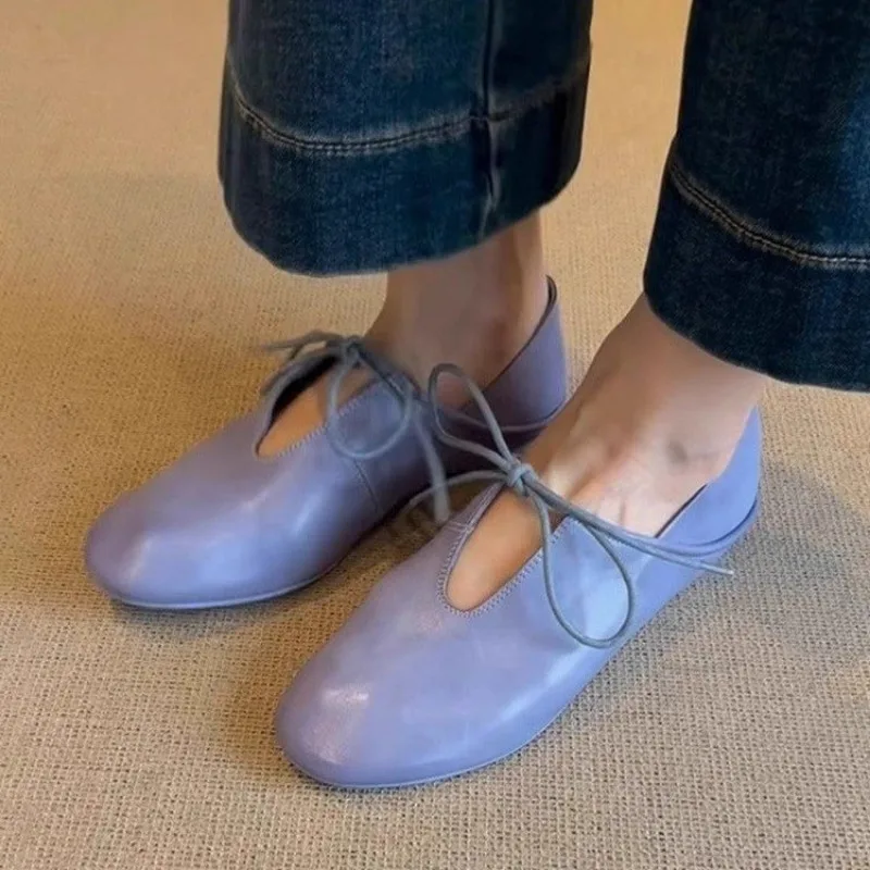 Women's Light Flat Shoes Summer New Round Head Shallow Mouth Front Lacing Soft Sole Non-slip Low Top Single Shoes
Women's Light Flat Shoes Summer New Round Head Shallow Mouth Front Lacing Soft Sole Non-slip Low Top Single Shoes
