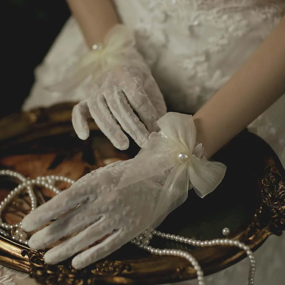 Elegant Stretchy Flexible Accessories Wedding Girls Pearls Ruffle Lace Bow Gloves Bridal Mittens White Gloves
Elegant Stretchy Flexible Accessories Wedding Girls Pearls Ruffle Lace Bow Gloves Bridal Mittens White Gloves