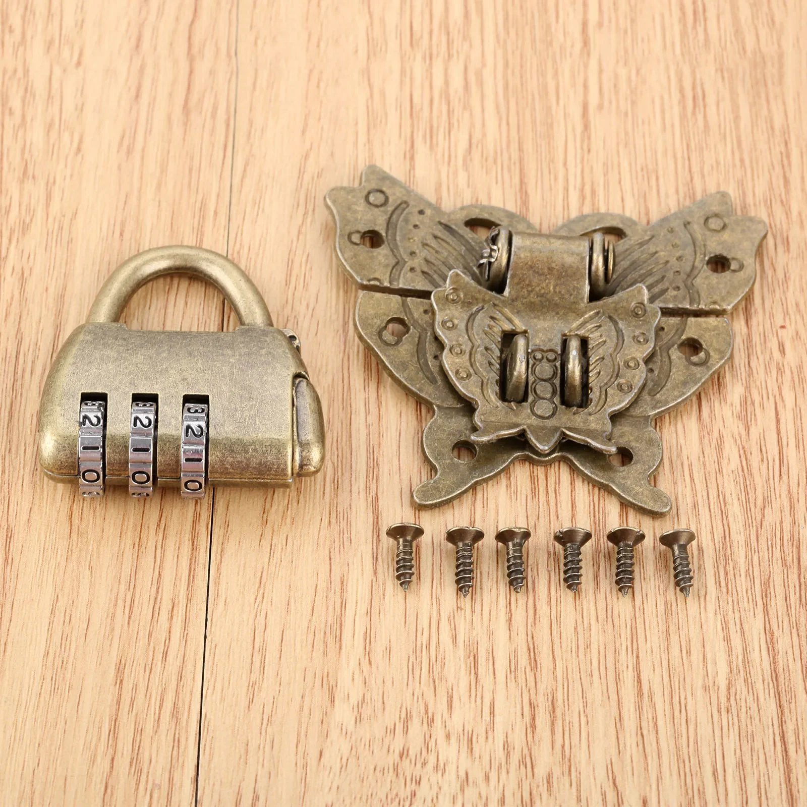 1Set Vintage Wooden Box Cabinet Toggle Latch Hasp+Antique Chinese Old Padlock Furniture Accessories with Screws
1Set Vintage Wooden Box Cabinet Toggle Latch Hasp+Antique Chinese Old Padlock Furniture Accessories with Screws