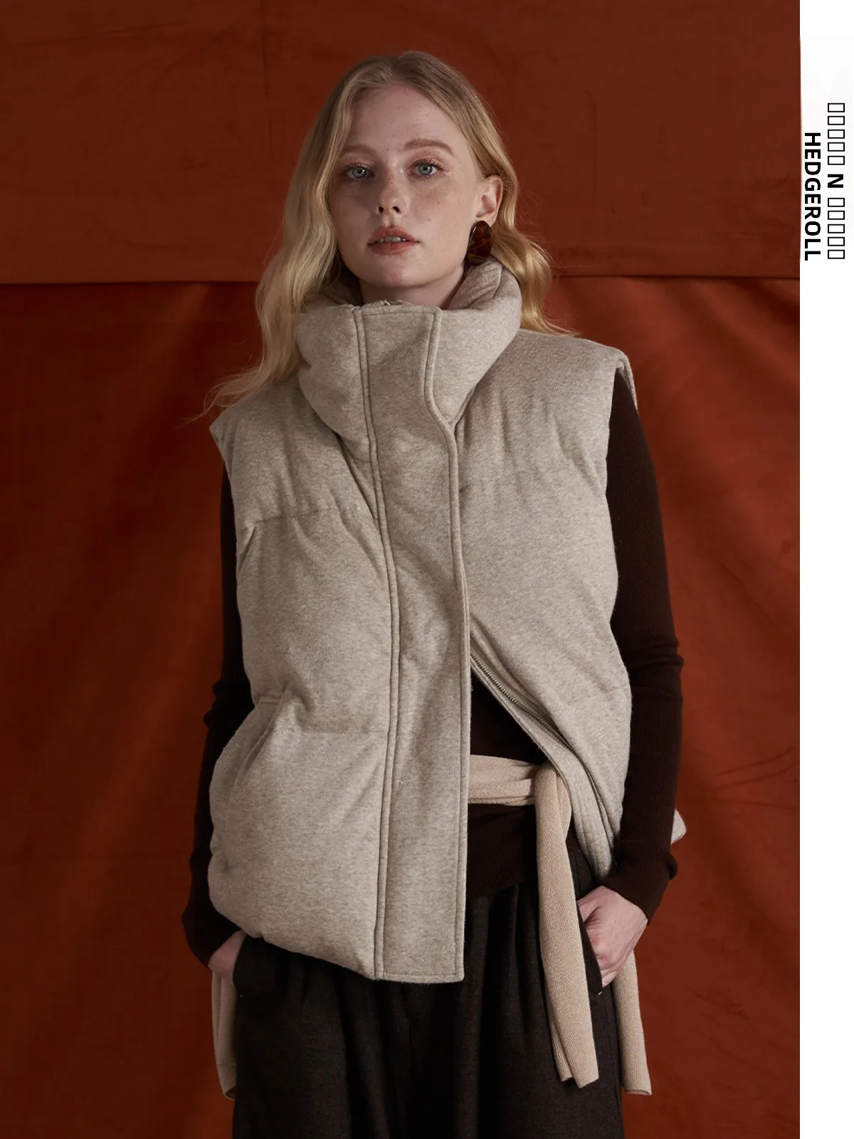 Women's Stand Collar White Du down Vest Warmth Padded Jaet Casual Loose Fit 90% down Fill Power Cotton Zipper
Women's Stand Collar White Du down Vest Warmth Padded Jaet Casual Loose Fit 90% down Fill Power Cotton Zipper