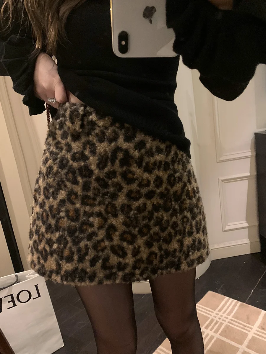 Юбка MUKOK Retro Aosphere с леопардовым принтом, А-силуэт, с завышенной талией, утягивающая, из искусственного меха, женская, для повседневной носки, для офиса
Юбка MUKOK Retro Aosphere с леопардовым принтом, А-силуэт, с завышенной талией, утягивающая, из искусственного меха, женская, для повседневной носки, для офиса