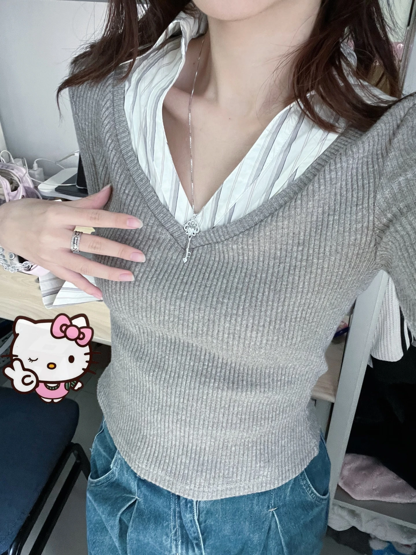 Patchwork Fake Two Pieces T-shirt Blouse Woman Autumn V-neck Cotton Ribbed Tee Casual Preppy Style Sweet Long Sleeve Tshirts
Patchwork Fake Two Pieces T-shirt Blouse Woman Autumn V-neck Cotton Ribbed Tee Casual Preppy Style Sweet Long Sleeve Tshirts