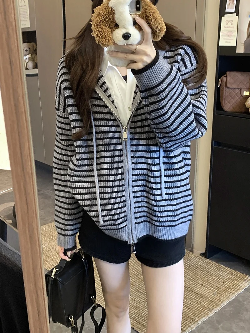 Korean Style Hooded Striped Knitwear Jacket Women Autumn New Chic Lazy Cardigan Top Trendy Full Sleeve Jakcet
Korean Style Hooded Striped Knitwear Jacket Women Autumn New Chic Lazy Cardigan Top Trendy Full Sleeve Jakcet
