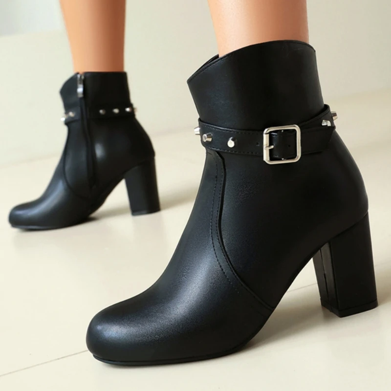 Women's Ankle Boots White Black Block High Heels Short Dance Boot Buckle Footwear Party Shoes Ladies Large Size 48
Women's Ankle Boots White Black Block High Heels Short Dance Boot Buckle Footwear Party Shoes Ladies Large Size 48
