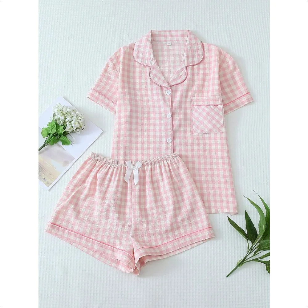 2pcs/Set Women Plaid Print Sleepwear Short Sleeve Buttoned Collar Top And Shorts, Summer Casual Pajamas,Two Pieces Set
2pcs/Set Women Plaid Print Sleepwear Short Sleeve Buttoned Collar Top And Shorts, Summer Casual Pajamas,Two Pieces Set