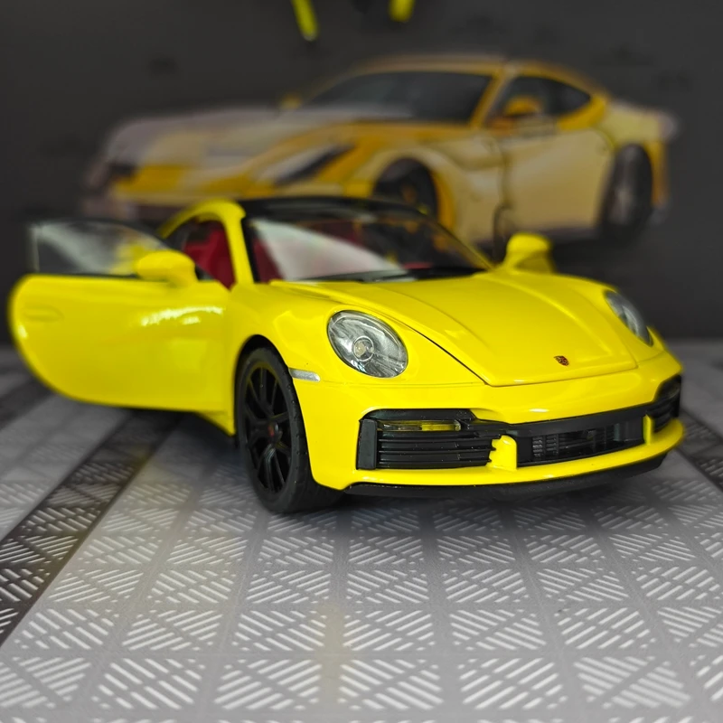 1:24 Simulated Porsche 911 alloy car model ornament with doors that can open supercar car model gift
1:24 Simulated Porsche 911 alloy car model ornament with doors that can open supercar car model gift