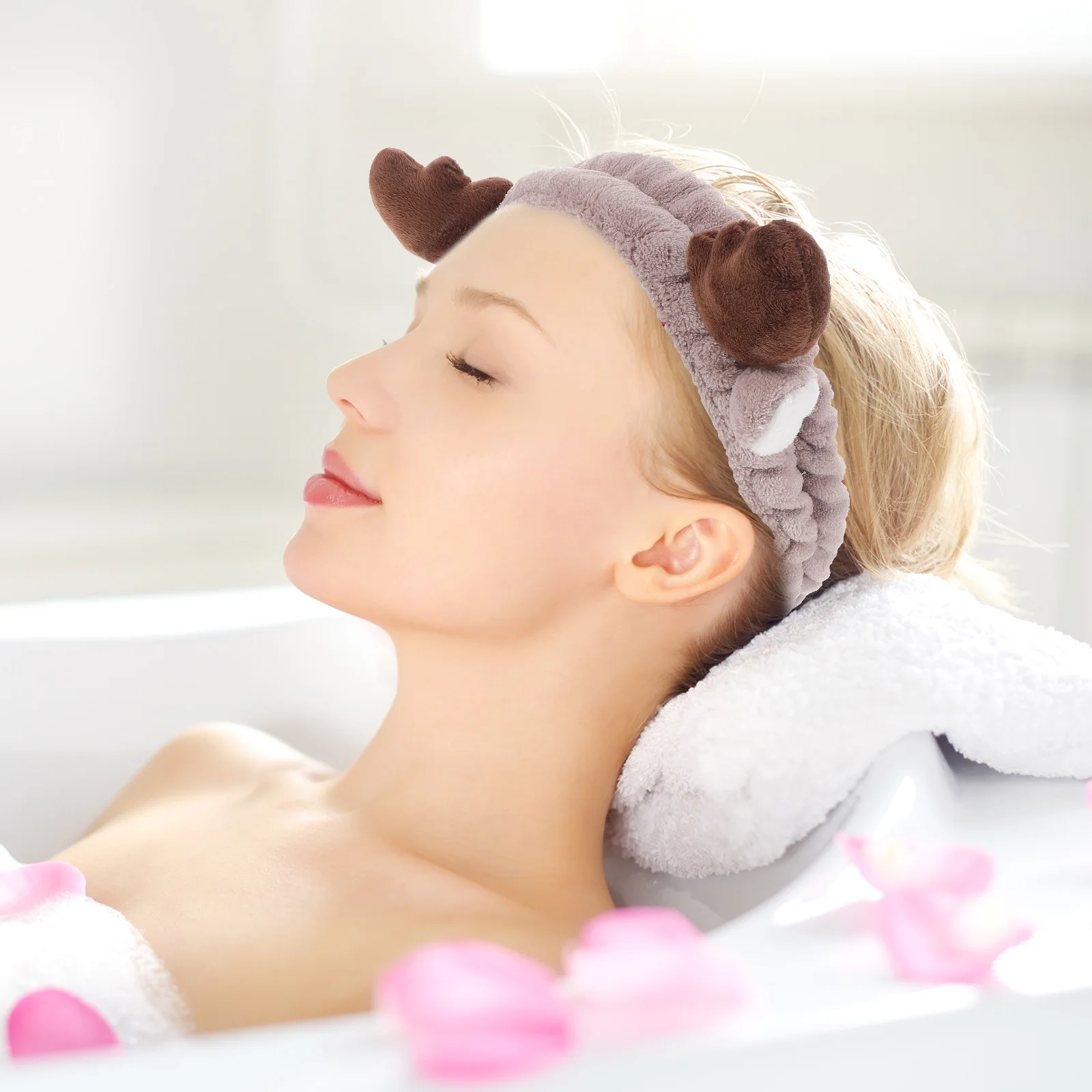 3Pcs Cat Ear Hairband Soft Elastic Face Washing Headband for Skincare Spa Makeup Facial Accessories for Women
3Pcs Cat Ear Hairband Soft Elastic Face Washing Headband for Skincare Spa Makeup Facial Accessories for Women