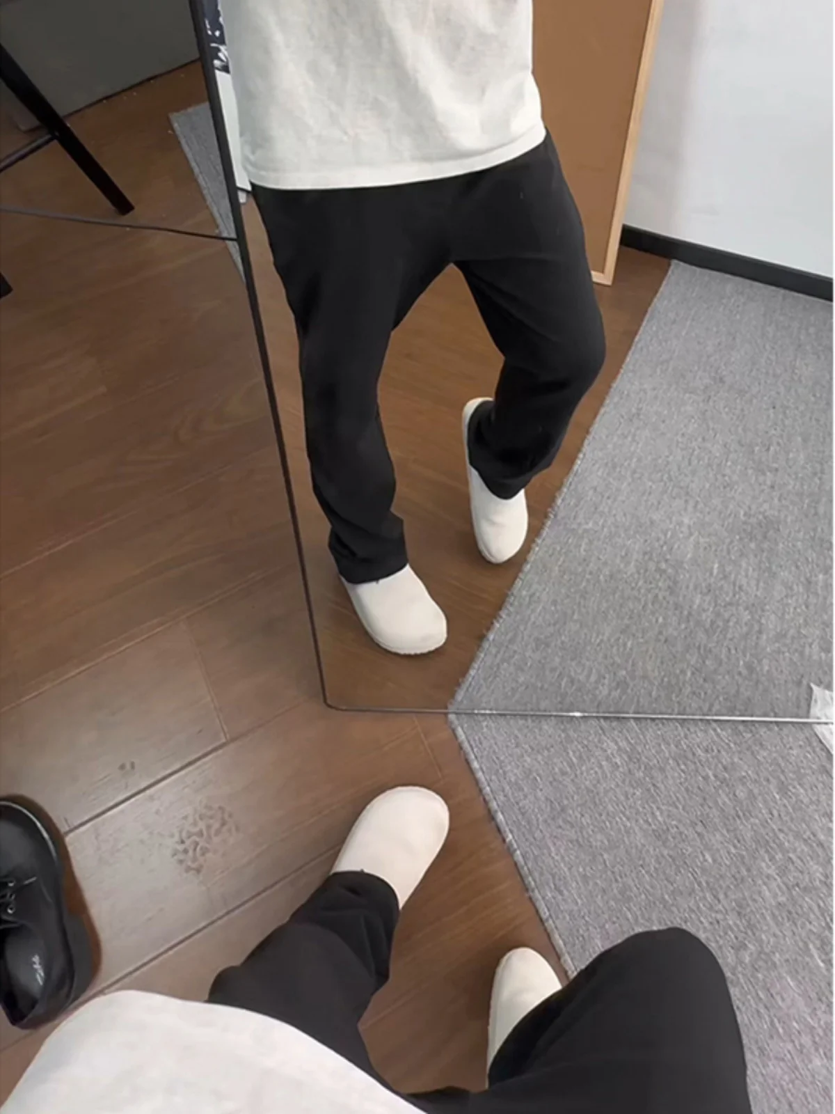 Мужские летние тонкие брюки American Vibe из ледяного шелка, прямые, свободного кроя, с эффектом драпировки, расклешенные, повседневные, модные
Мужские летние тонкие брюки American Vibe из ледяного шелка, прямые, свободного кроя, с эффектом драпировки, расклешенные, повседневные, модные