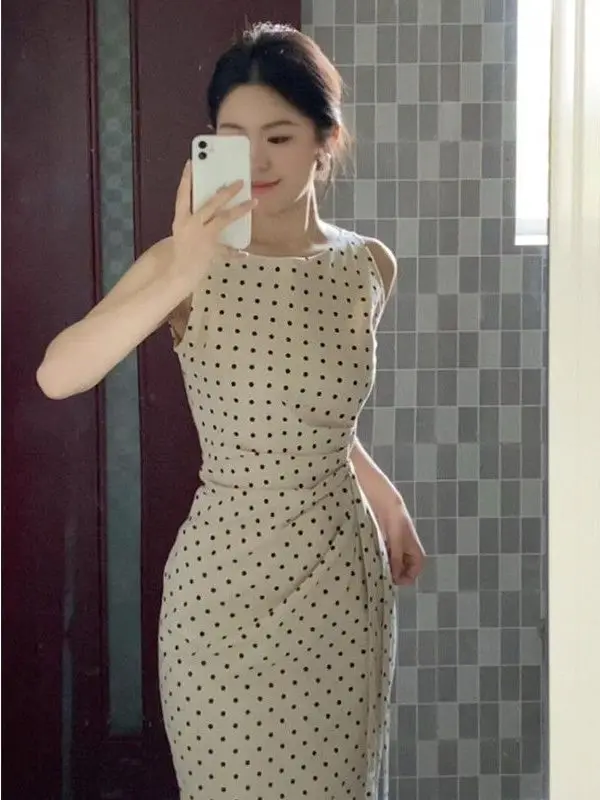 Summer Polka Dot Sleeveless Dress Women's High Waist French Style Fitted Gown for Banquet Mid-Length round Neck Dress
Summer Polka Dot Sleeveless Dress Women's High Waist French Style Fitted Gown for Banquet Mid-Length round Neck Dress
