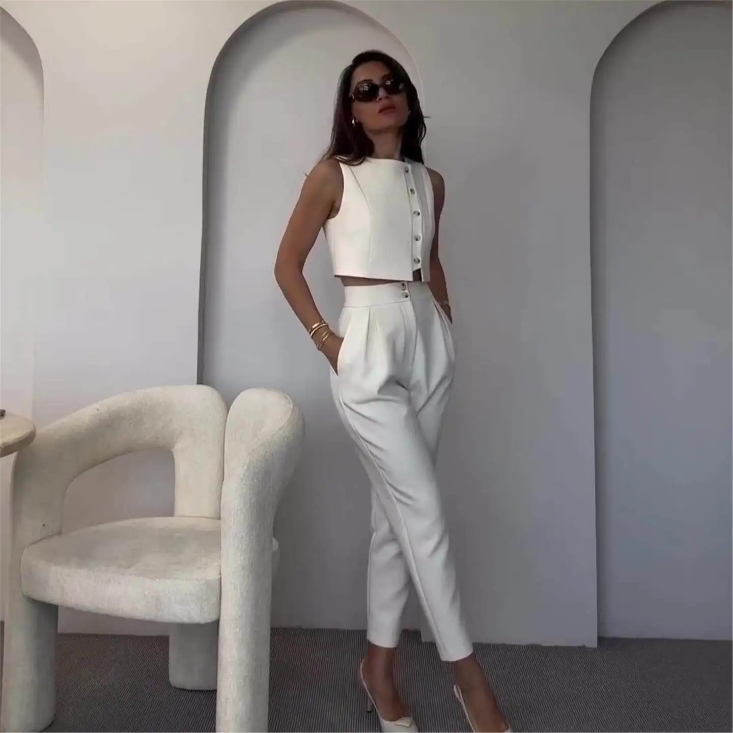 Summer 2024 New High Waist Straight Leg Pants Vest Two Piece Set Pure Color Sleeveless Top Women's Casual Fashion
Summer 2024 New High Waist Straight Leg Pants Vest Two Piece Set Pure Color Sleeveless Top Women's Casual Fashion