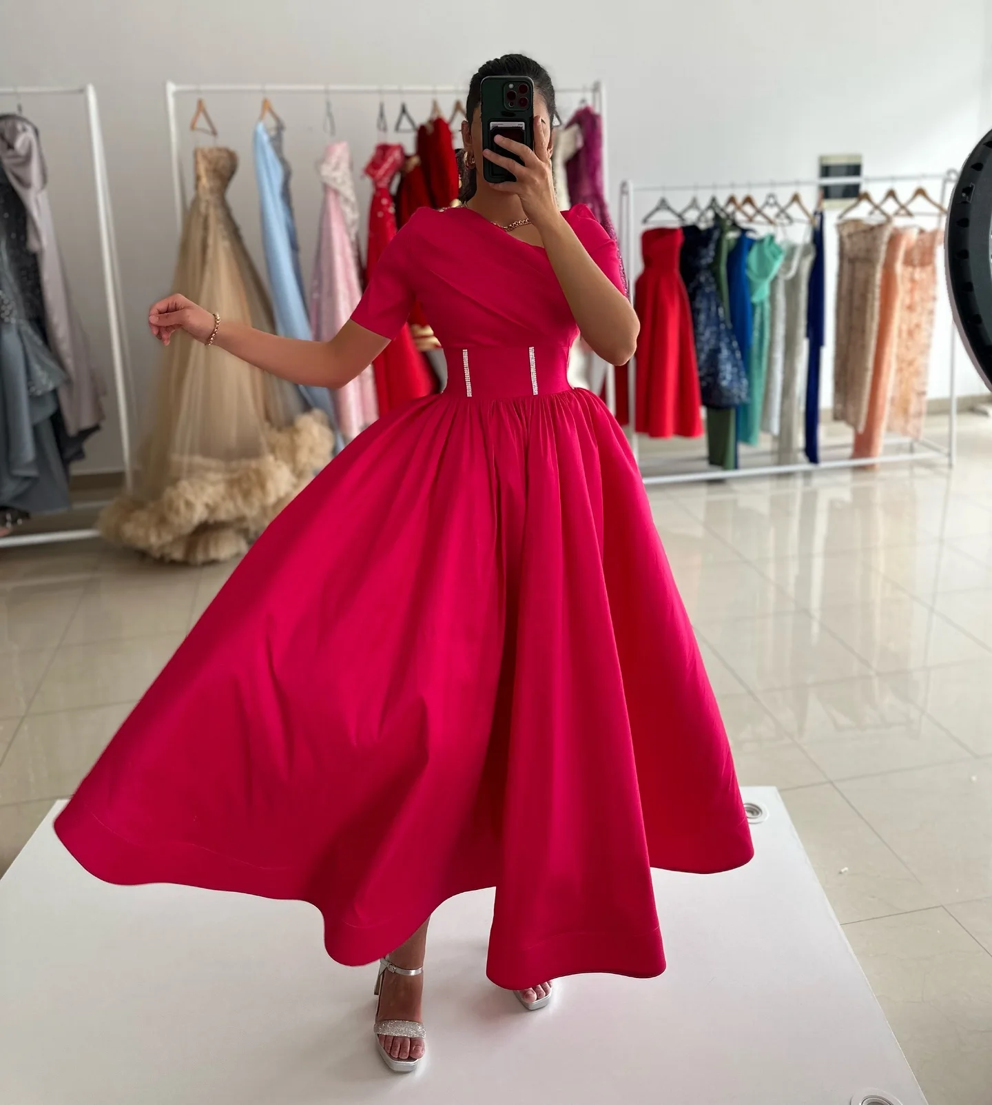 Customized Delicate Satin A-Line Crystal Evening Dress High Quality Short Sleeves V-Neck Ankle Length Special Occasion Gowns
Customized Delicate Satin A-Line Crystal Evening Dress High Quality Short Sleeves V-Neck Ankle Length Special Occasion Gowns