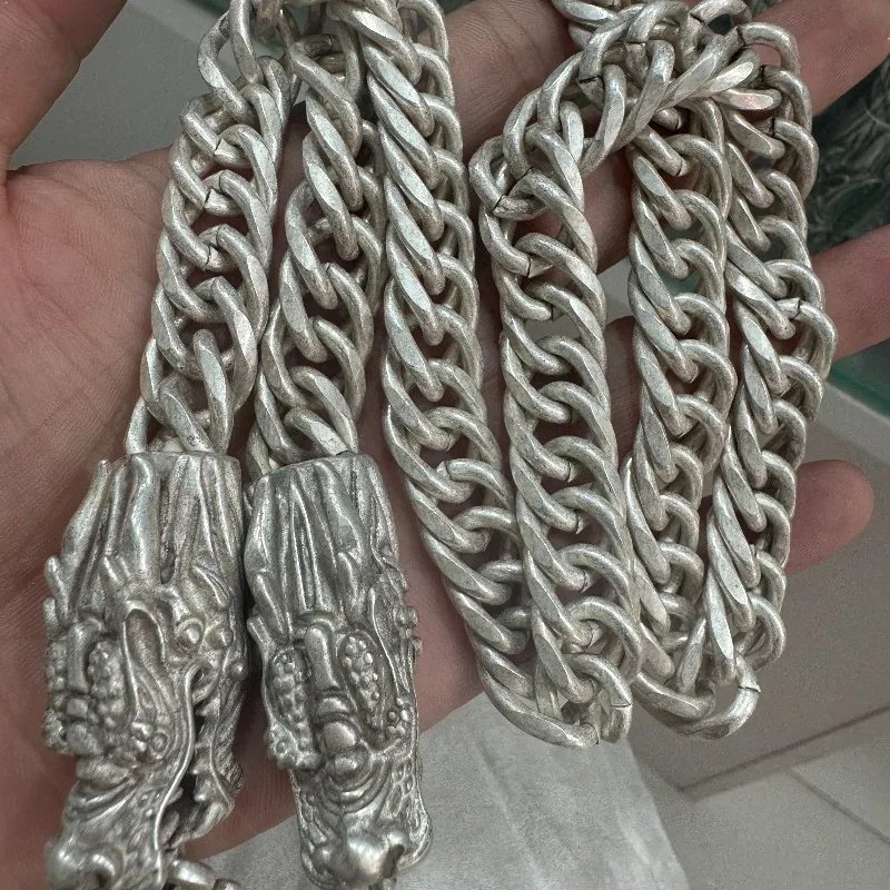 Distressed White Copper Double Dragon Head Necklace, Stylish Personality Men's Jewelry, Ideal Birthday Gift
Distressed White Copper Double Dragon Head Necklace, Stylish Personality Men's Jewelry, Ideal Birthday Gift
