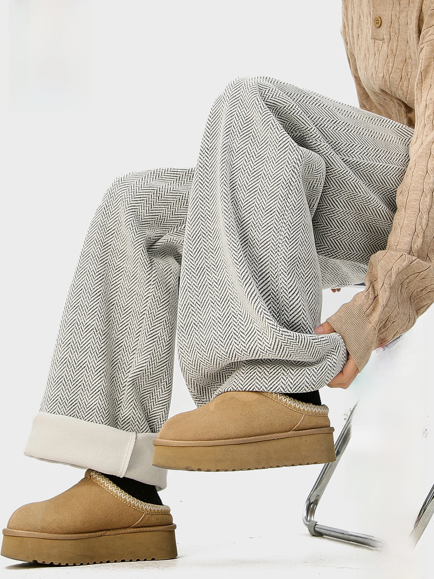 Зимние теплые повседневные брюки PaulFrank на флисовой подкладке, мужские свободные удобные спортивные брюки в американском стиле с полосатым узором
Зимние теплые повседневные брюки PaulFrank на флисовой подкладке, мужские свободные удобные спортивные брюки в американском стиле с полосатым узором