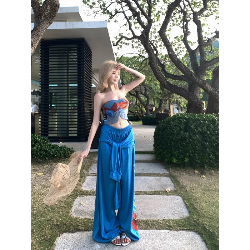 Summer blue retro women's Harajuku solid color bandage design wide leg pants fashionable loose pants+tight corset two-piece set
Summer blue retro women's Harajuku solid color bandage design wide leg pants fashionable loose pants+tight corset two-piece set