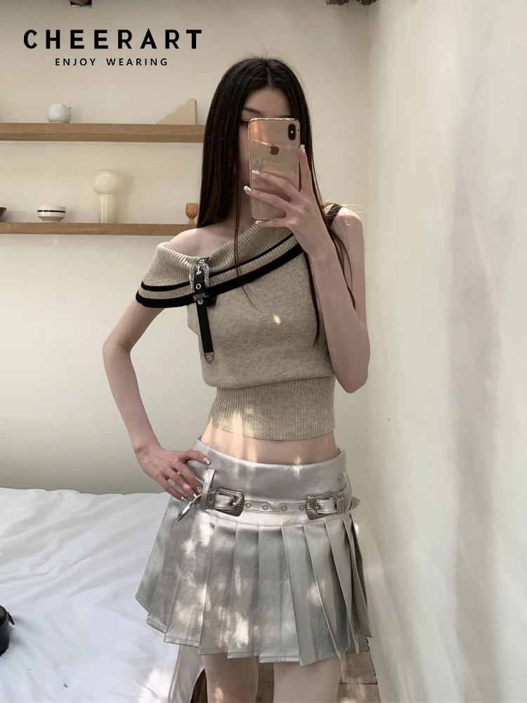 CHEERART Y2k Silver Glitter Pleated Pleated Mini Skirt For Women 2023 Summer A Line High Waist Skirt Fashion Clothes Women
CHEERART Y2k Silver Glitter Pleated Pleated Mini Skirt For Women 2023 Summer A Line High Waist Skirt Fashion Clothes Women