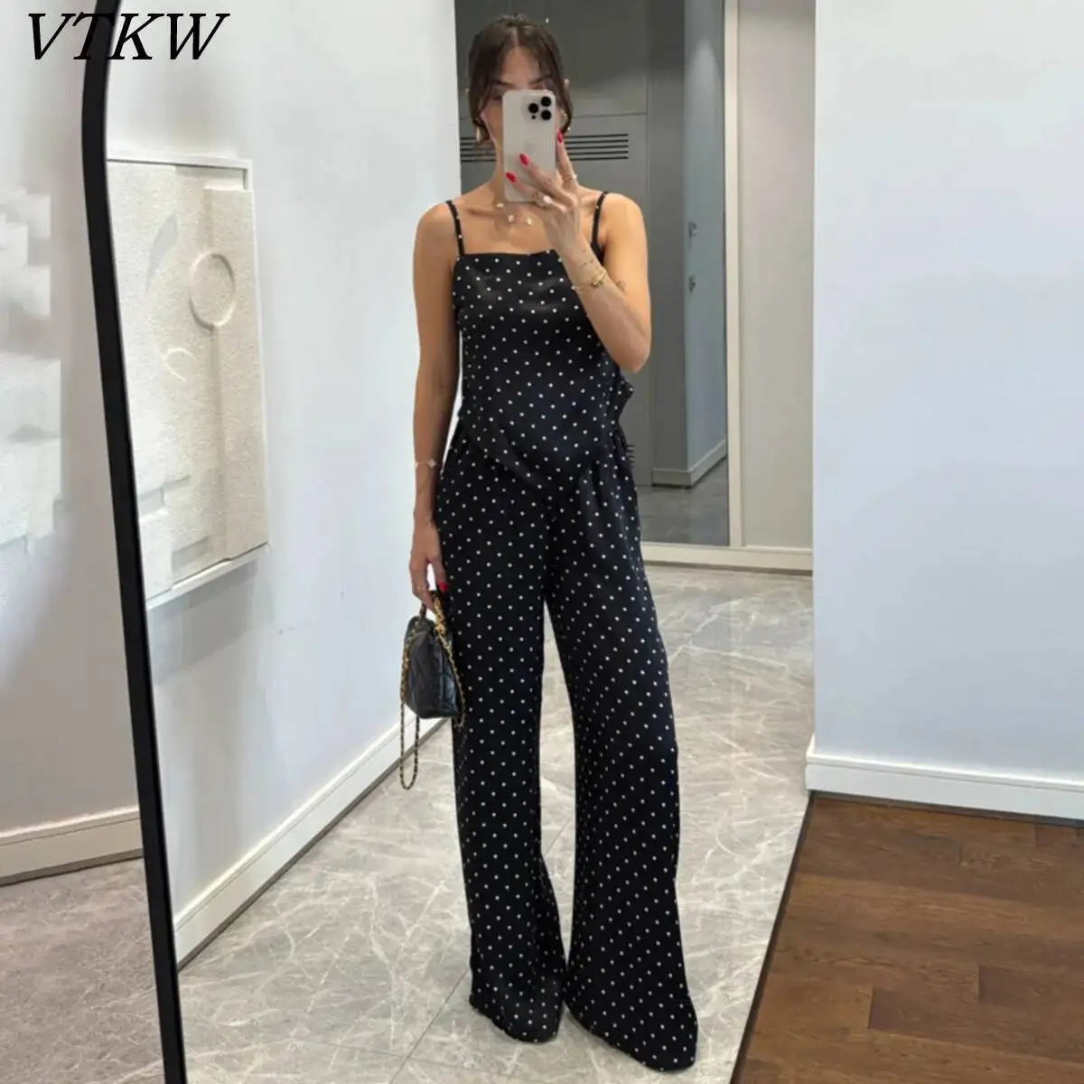 VKTW 2026 New Women Polka Dot Two Piece Set Sleeveless Cami Top with High Waist Wide Leg Pants Elegant Casual Summer Outfit
VKTW 2026 New Women Polka Dot Two Piece Set Sleeveless Cami Top with High Waist Wide Leg Pants Elegant Casual Summer Outfit