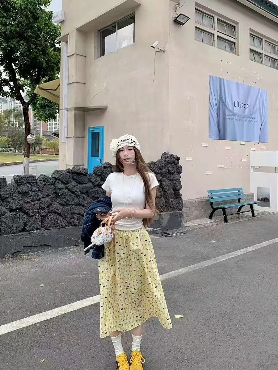 2026 New Casual Print Set White round Neck Short Sleeve T-Shirt Women Summer Plaid Half Skirt Two Piece Set Fashion Ensemble
2026 New Casual Print Set White round Neck Short Sleeve T-Shirt Women Summer Plaid Half Skirt Two Piece Set Fashion Ensemble