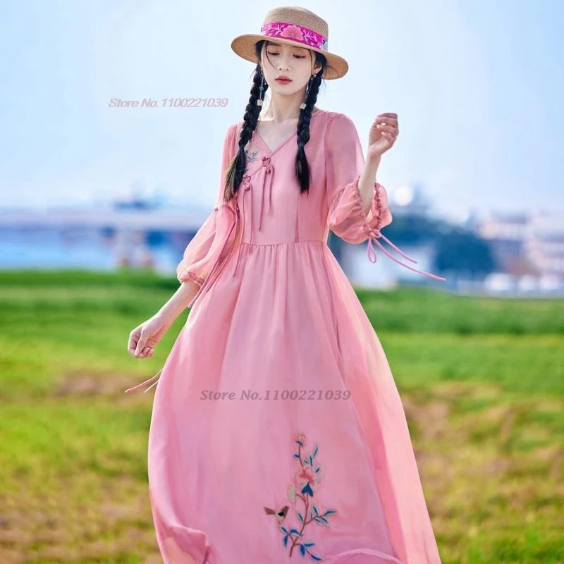 Китайское винтажное платье 2025 года, платье ханьфу с национальной цветочной вышивкой, восточное платье феи, атласное жаккардовое платье трапециевидной формы в стиле ретро с v-образным вырезом 
Китайское винтажное платье 2025 года, платье ханьфу с национальной цветочной вышивкой, восточное платье феи, атласное жаккардовое платье трапециевидной формы в стиле ретро с v-образным вырезом