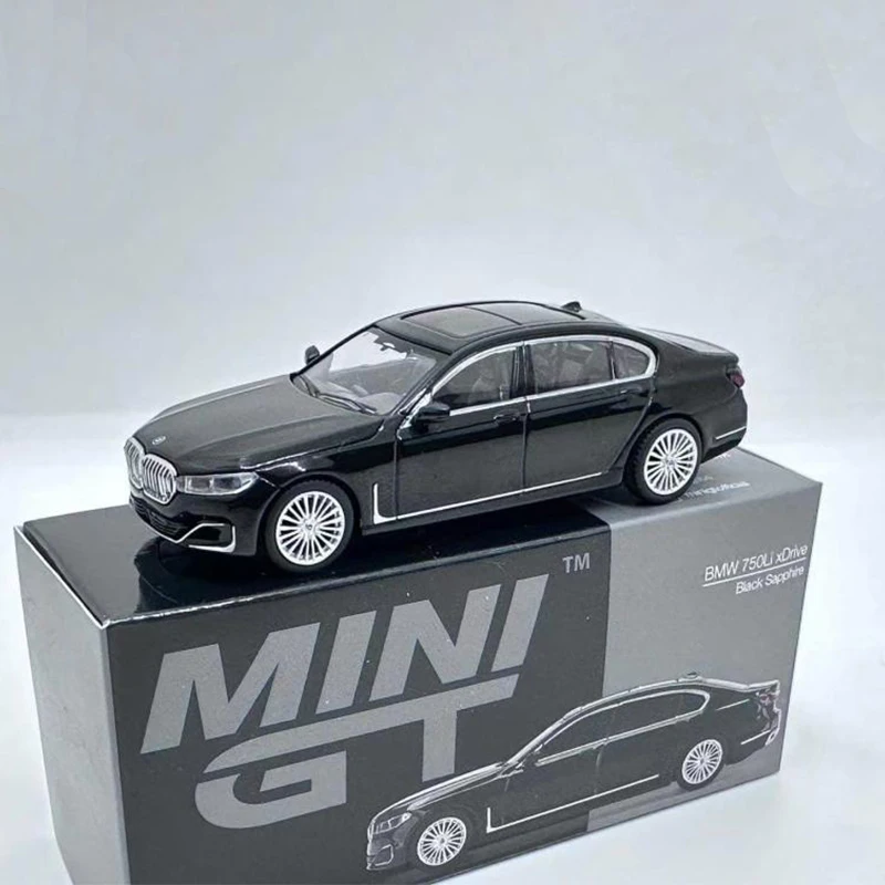 1:64 Scale 750Li xDrive Simulation Alloy Car Model Static Display Collectible Toy Gift Souvenir Decoration Ornament
1:64 Scale 750Li xDrive Simulation Alloy Car Model Static Display Collectible Toy Gift Souvenir Decoration Ornament