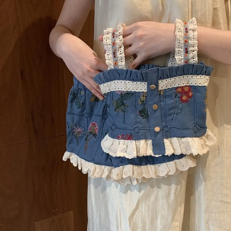 Girls Suit 2025 Summer New Childrens Clothing Korean Style Girl Baby Fashionable Embroidery Flower Shorts Vest Two Sets
Girls Suit 2025 Summer New Childrens Clothing Korean Style Girl Baby Fashionable Embroidery Flower Shorts Vest Two Sets