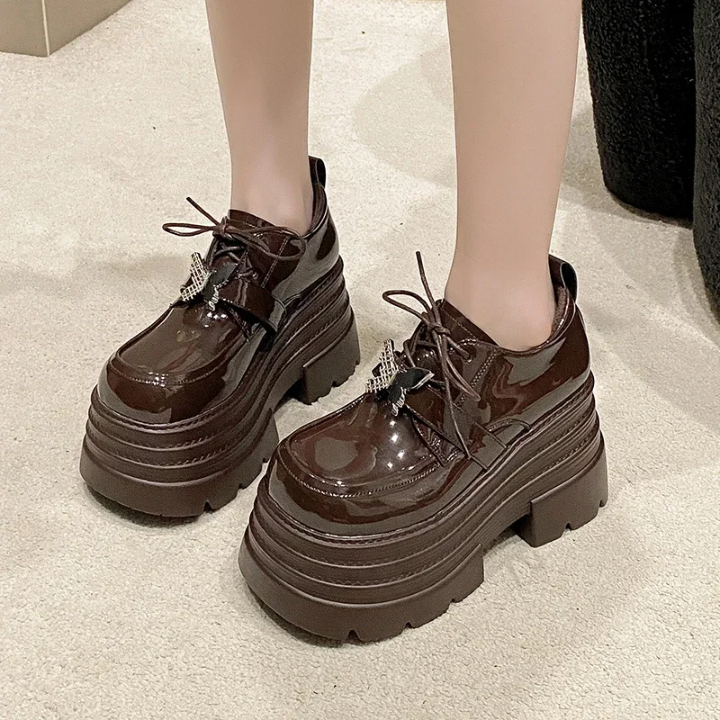 10CM Autumn Women Patent Leather Chunky Sneakers Fur Loafers High Heels Platform Winter Warm Plush Casual Snow Shoes Flats Woman
10CM Autumn Women Patent Leather Chunky Sneakers Fur Loafers High Heels Platform Winter Warm Plush Casual Snow Shoes Flats Woman