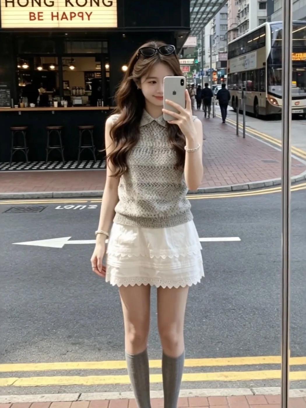 Korean High-End Feelings Summer Design Unique Personality Turn-down Collar Top A-line Short Skirt Two-piece Set Women's Fashion
Korean High-End Feelings Summer Design Unique Personality Turn-down Collar Top A-line Short Skirt Two-piece Set Women's Fashion