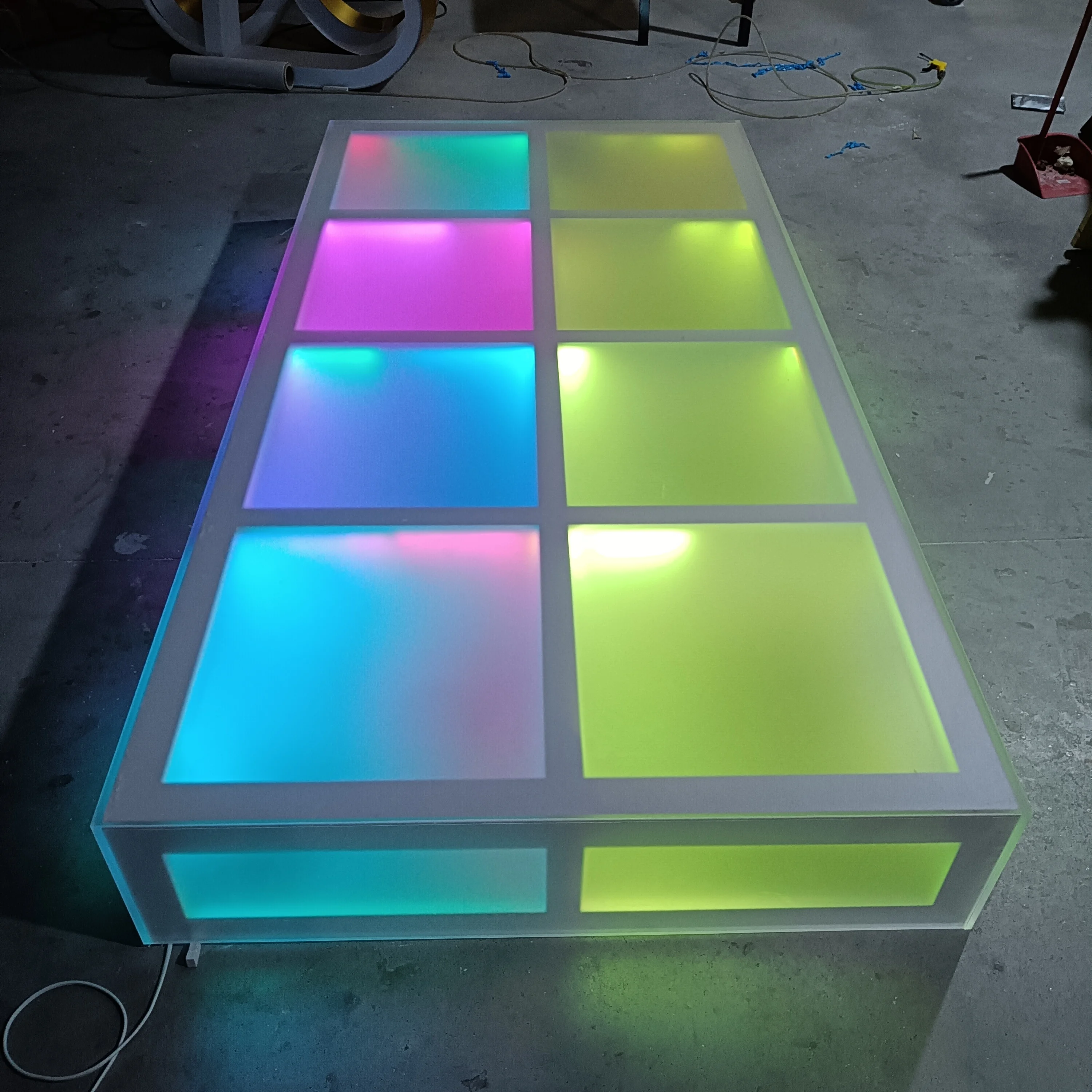 Retro white acrylic square floor props home furnishing hotel wedding reception hall event decoration box
Retro white acrylic square floor props home furnishing hotel wedding reception hall event decoration box