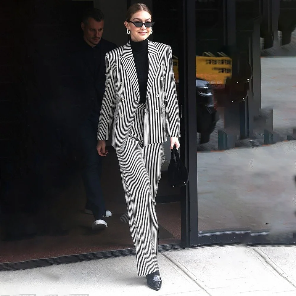 2025 Spring and Autumn Fashion Stripe Female Suit Smart Casual 2 Pieces Jacket Pants Office Lady Blazer Set Conjuntos De Mujer
2025 Spring and Autumn Fashion Stripe Female Suit Smart Casual 2 Pieces Jacket Pants Office Lady Blazer Set Conjuntos De Mujer