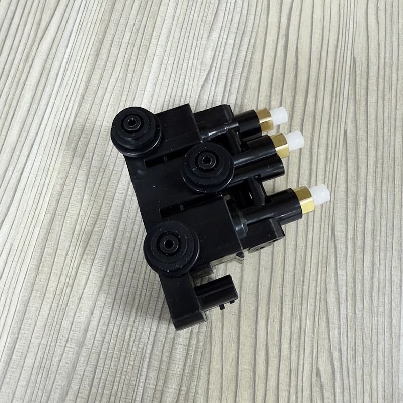 1PC Control Solenoid Valve Block LR070245 For Land Rover L405 L494 Air Suspension Compressor Pump kit
1PC Control Solenoid Valve Block LR070245 For Land Rover L405 L494 Air Suspension Compressor Pump kit