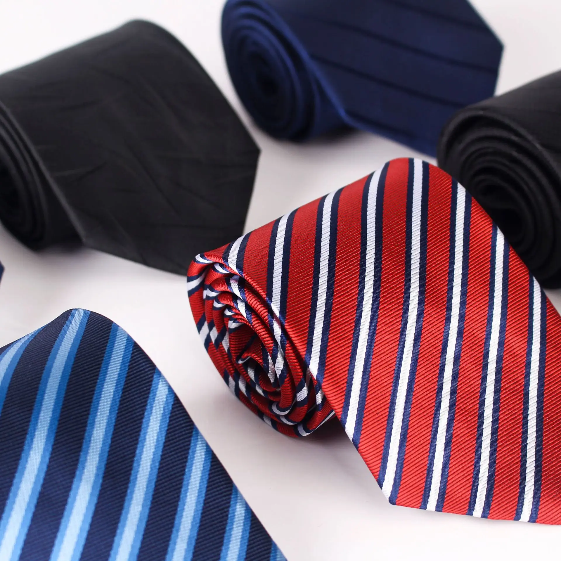 Fahion Classic Blue Black Red Striped Plaid Necktie for Men Business Formal Wedding Casual Tie Shirt Dress Accessories
Fahion Classic Blue Black Red Striped Plaid Necktie for Men Business Formal Wedding Casual Tie Shirt Dress Accessories