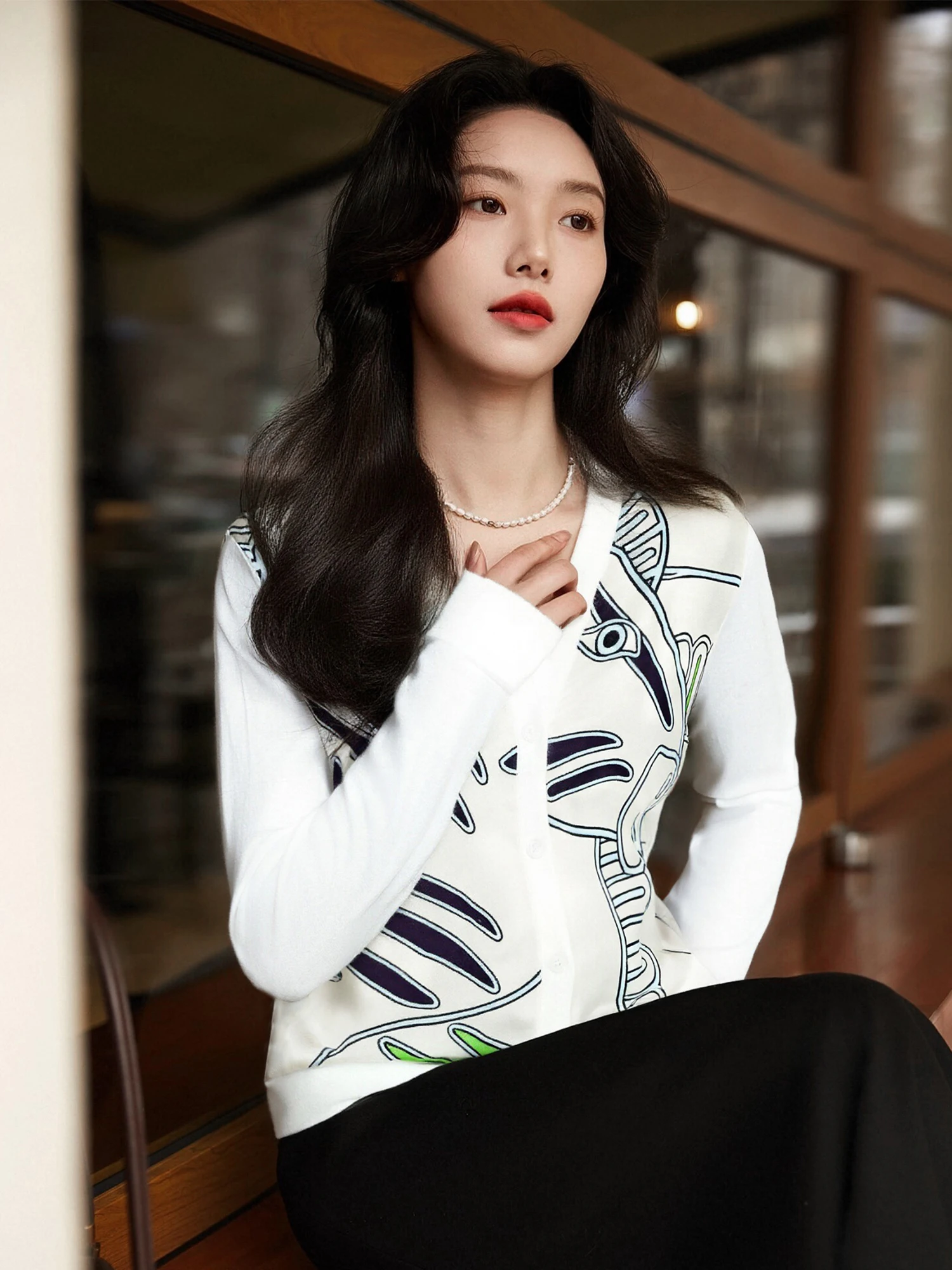 Warmth And Sle: Qianyun 2026 New American Retro Cartoon Print Woolen Open Cardigan Women's V-ne Loose Knitted Sweater
Warmth And Sle: Qianyun 2026 New American Retro Cartoon Print Woolen Open Cardigan Women's V-ne Loose Knitted Sweater