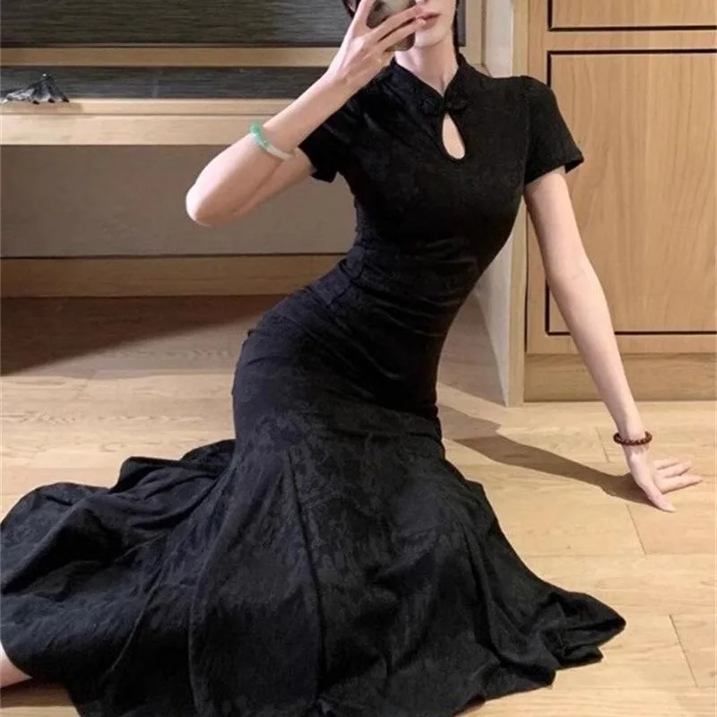 New Chinese Style Qipao Dress Early Summer Hepburn Style Waist Cinched Fish Tail Bodycon Midi Dress Commute Style Polyester F...
New Chinese Style Qipao Dress Early Summer Hepburn Style Waist Cinched Fish Tail Bodycon Midi Dress Commute Style Polyester F...