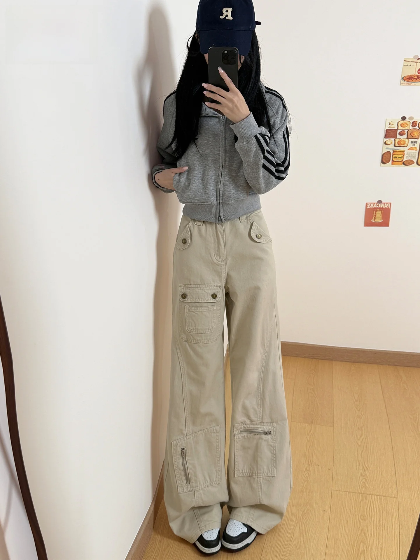 American Style High Waist Wide Leg Jeans Women's Spring Summer Casual Loose Fit Jeans Multiple Pockets Bell Bottoms
American Style High Waist Wide Leg Jeans Women's Spring Summer Casual Loose Fit Jeans Multiple Pockets Bell Bottoms