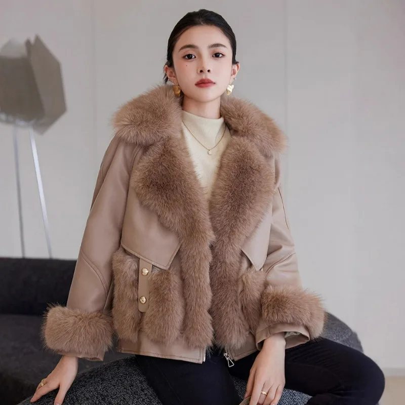 New Faux Mink Fur Women's Autumn and Winter Thickened Fur One-piece Jacket, Pu Leather Down Jacket, Fashionable and Warm Coat
New Faux Mink Fur Women's Autumn and Winter Thickened Fur One-piece Jacket, Pu Leather Down Jacket, Fashionable and Warm Coat