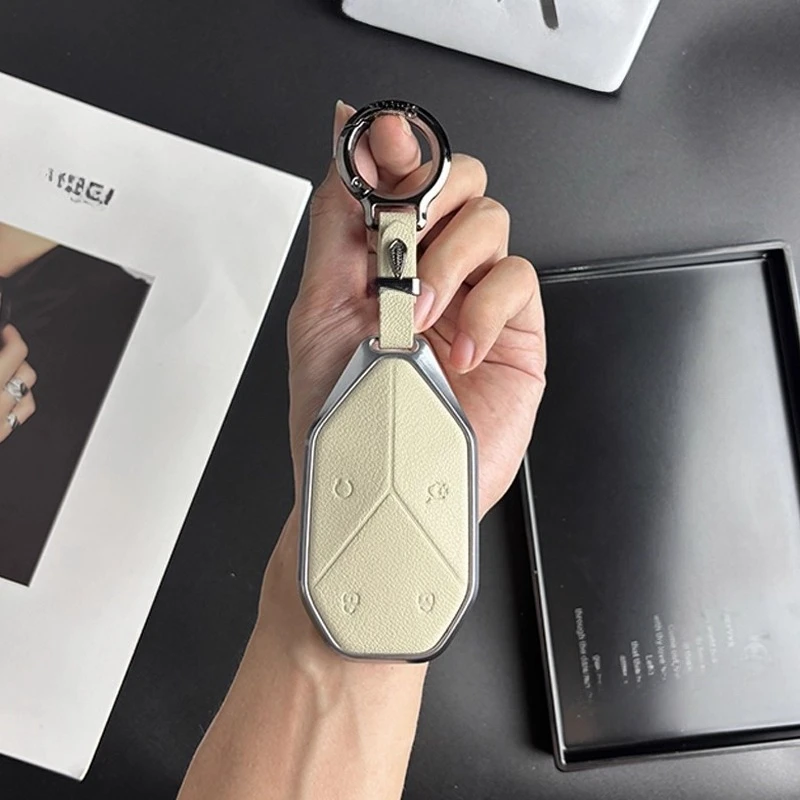 Suitable for BYD Leopard 5 8 Ti3 Ti7 Aluminum Alloy +Leather Car Remote Key Case Cover Multiple Styles Colors Available
Suitable for BYD Leopard 5 8 Ti3 Ti7 Aluminum Alloy +Leather Car Remote Key Case Cover Multiple Styles Colors Available