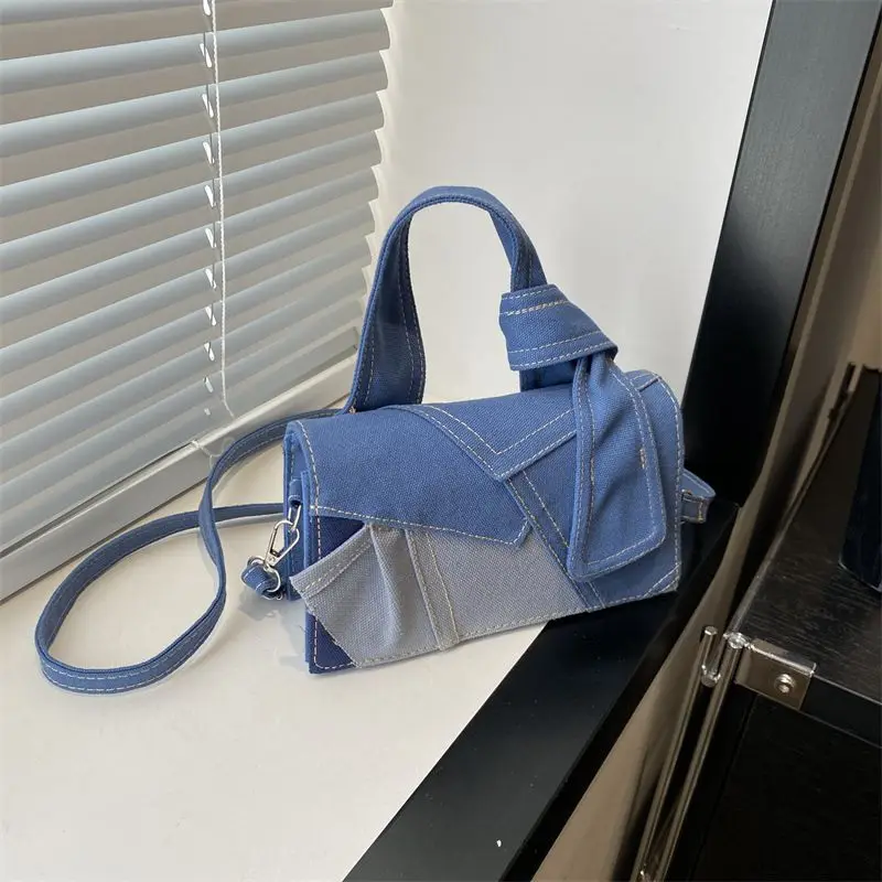 Small Niche Design Fashionable and Versatile Patchwork Bag Women's Spring Fashion Hand-Held Retro Denim Crossbody Bag
Small Niche Design Fashionable and Versatile Patchwork Bag Women's Spring Fashion Hand-Held Retro Denim Crossbody Bag