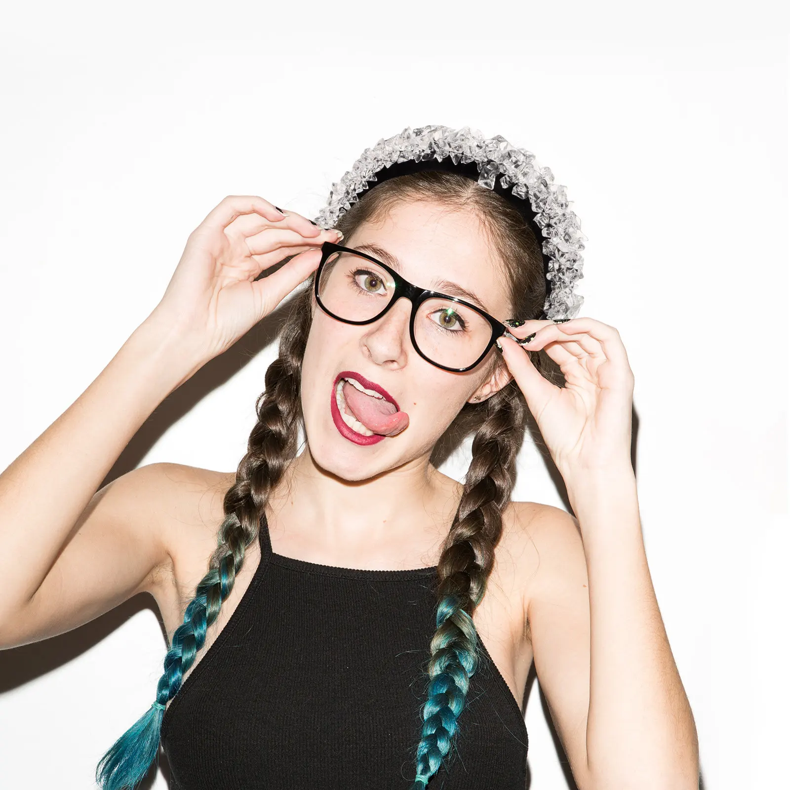 Широкая повязка для волос в европейском стиле барокко, мягкая, удобная, стильная, для вечеринок, спа-процедур и умывания, аксессуар для волос для женщин
Широкая повязка для волос в европейском стиле барокко, мягкая, удобная, стильная, для вечеринок, спа-процедур и умывания, аксессуар для волос для женщин