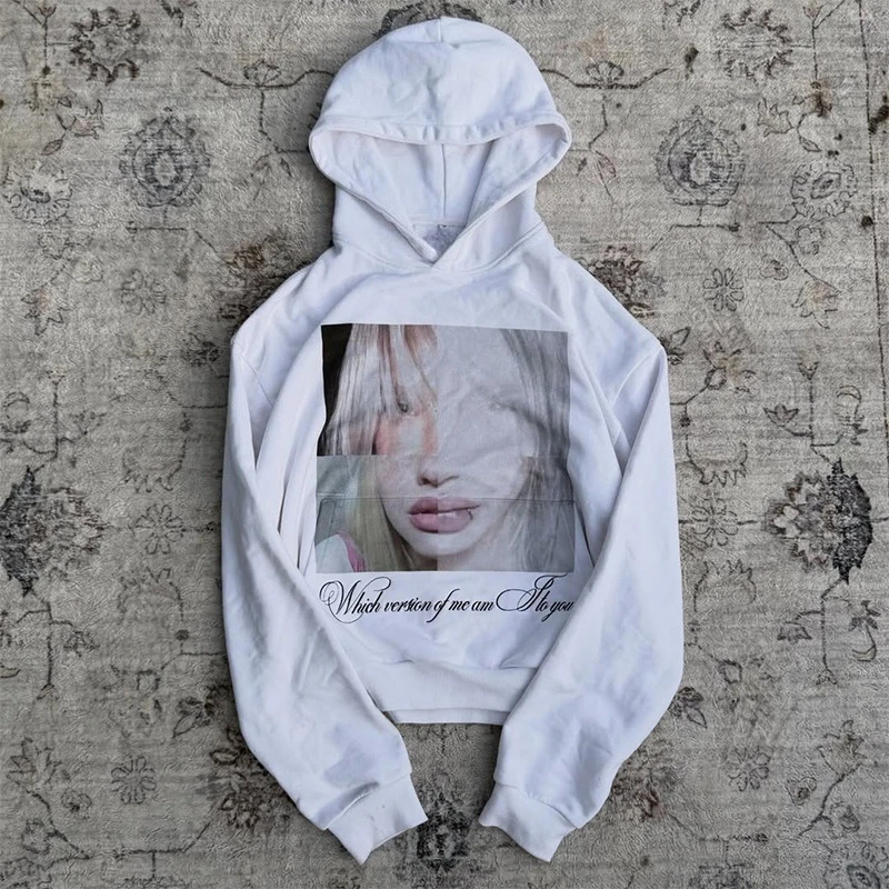 Уникальный портретный графический принт, белый повседневный пуловер большого размера с капюшоном Y2K для мужчин и женщин, модная эстетичная уличная толстовка
Уникальный портретный графический принт, белый повседневный пуловер большого размера с капюшоном Y2K для мужчин и женщин, модная эстетичная уличная толстовка